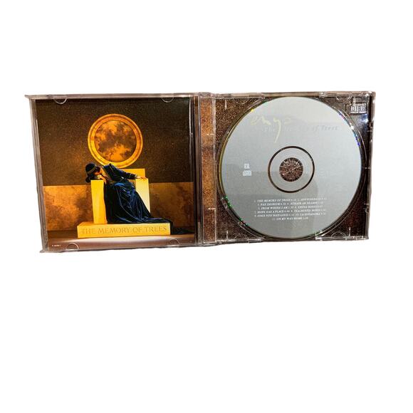 Vintage 1995 Enya The Memory of Trees Ethereal Calming Audio Music CD - VG - Picture 2 of 3